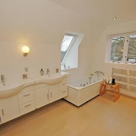 Holiday Stavrebyvej H- 4452 Holiday home *
