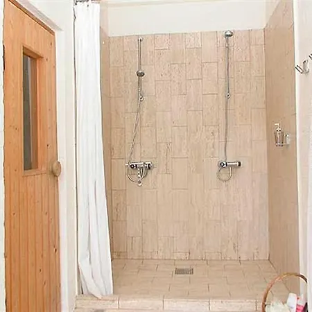 Holiday Stavrebyvej H- 4452 Holiday home Vaeggerlose